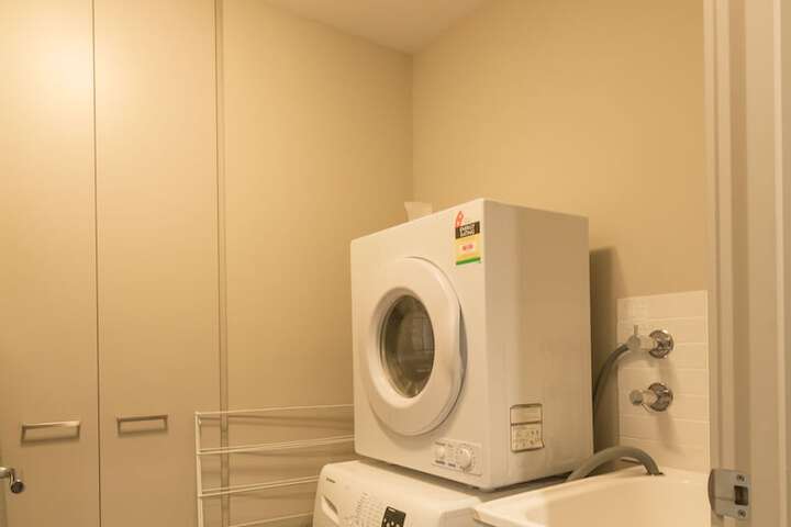 Room 7 of 99