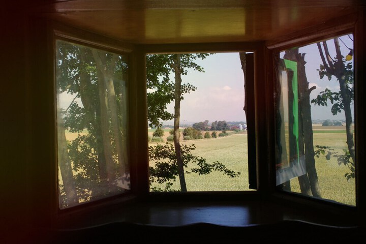 Room 25 of 47