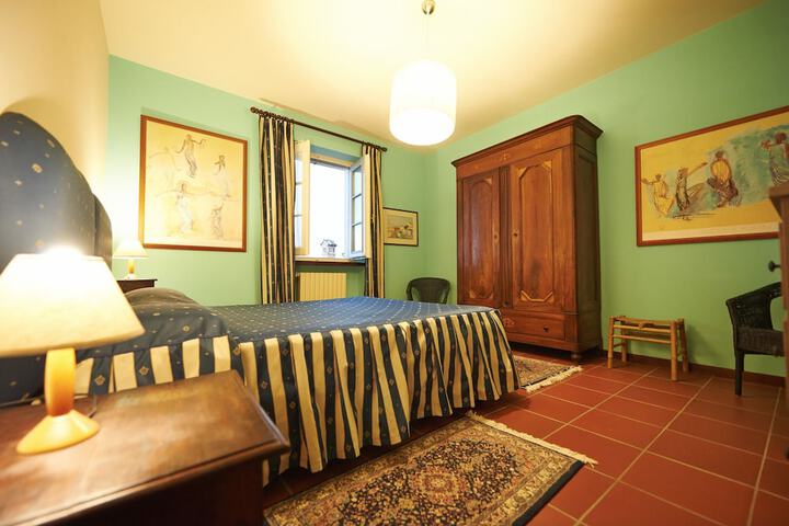 Room 5 of 43