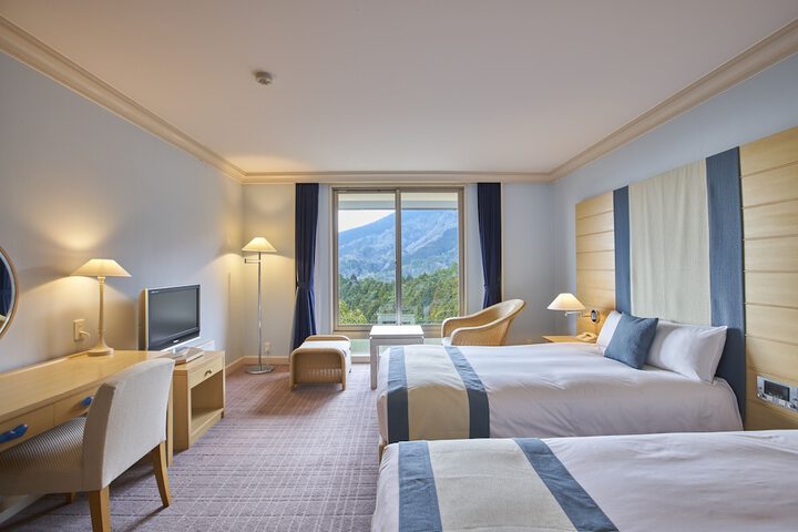 Room 8 of 35
