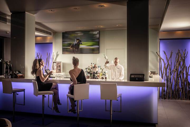 Lounge 95 of 109