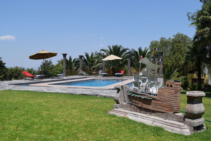 Hotel Pool