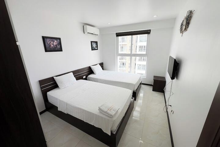 Room 11 of 27