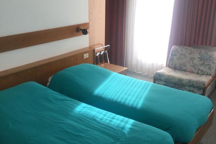 Room 20 of 49