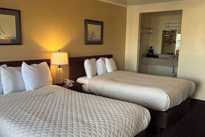 Room 6 of 22