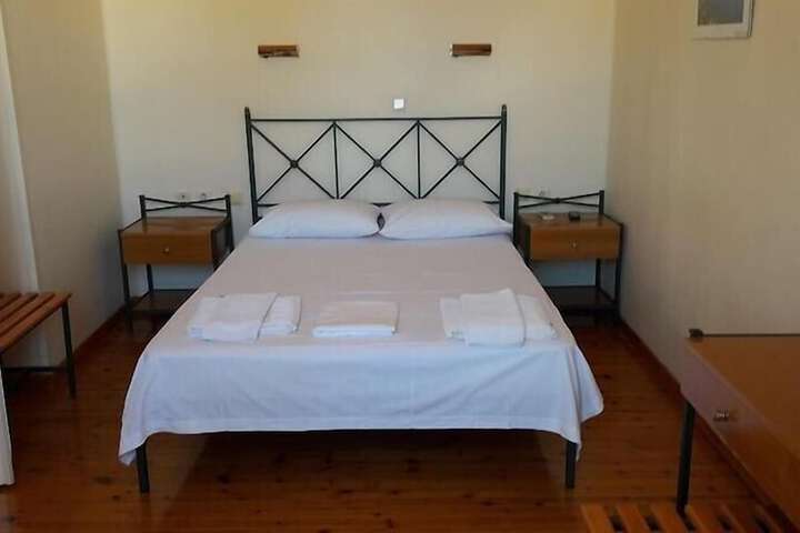 Room 2 of 42