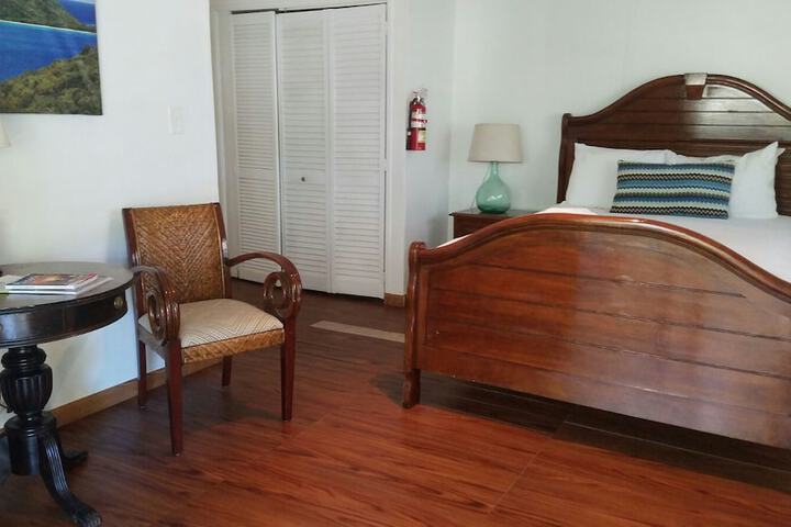 Room 17 of 122