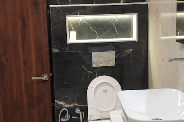 Room 82 of 118
