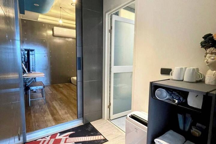 Room 20 of 32