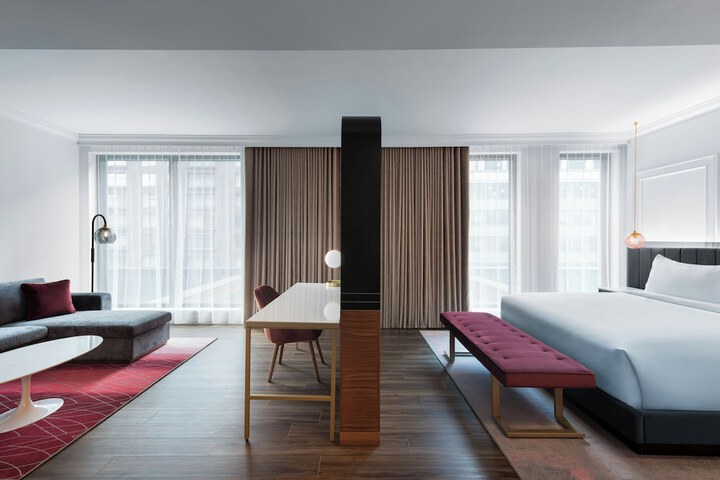 Room 11 of 52
