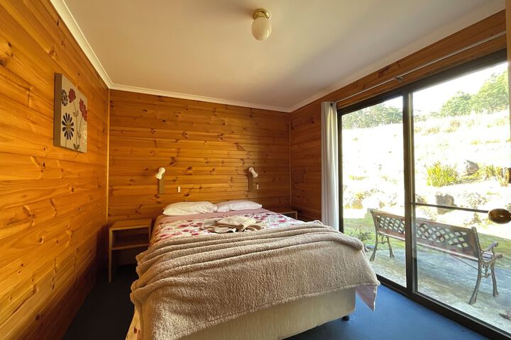 Room 2 of 66