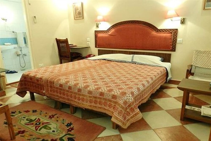 Room 8 of 182
