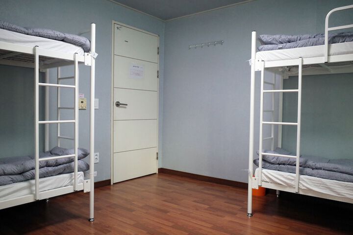 Room 27 of 59