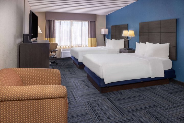 2 Double Beds (5 of 9)