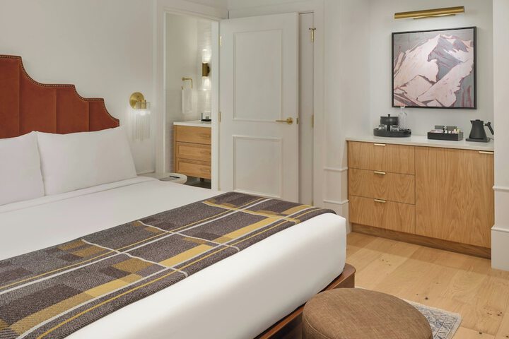 Room 29 of 77