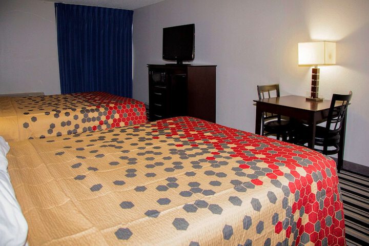 Room 16 of 66