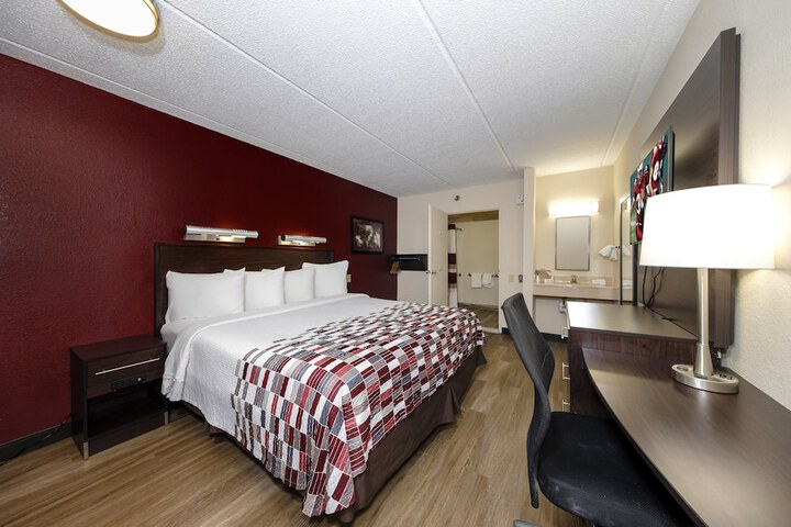 1 King Bed (15 of 19)