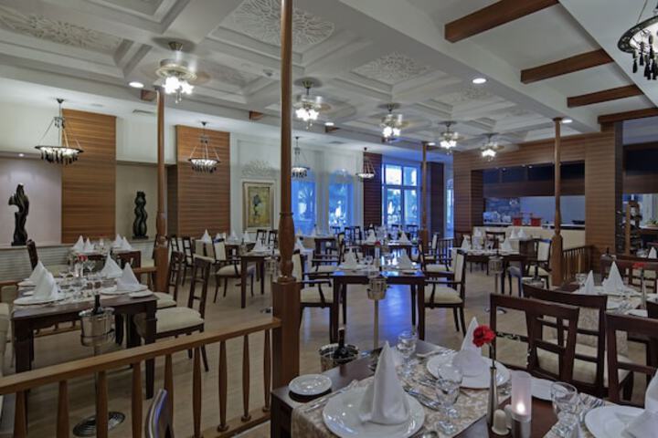 Dining 96 of 182