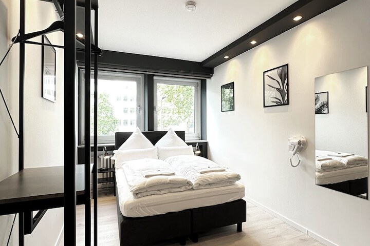 Room 25 of 63