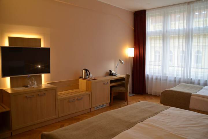Room 6 of 71