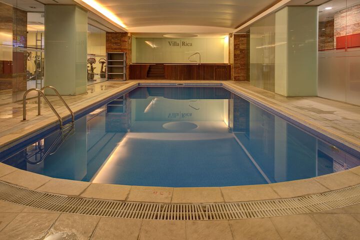 Pool Hotel