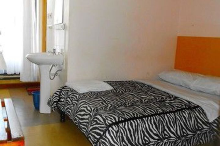 Room 30 of 63