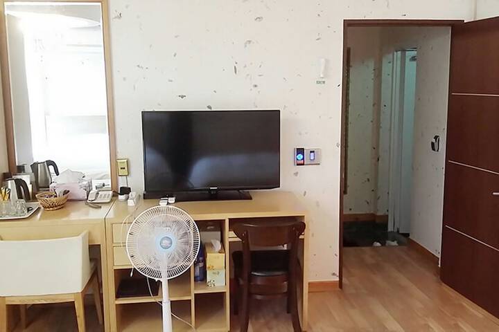 Room 25 of 39