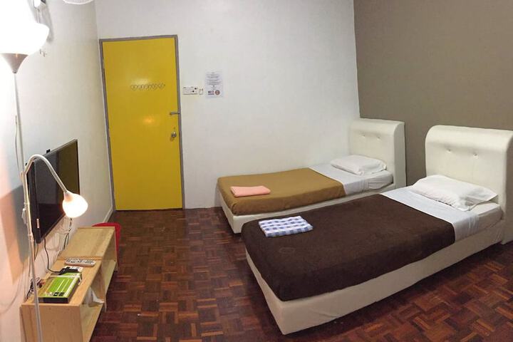 Room 7 of 19