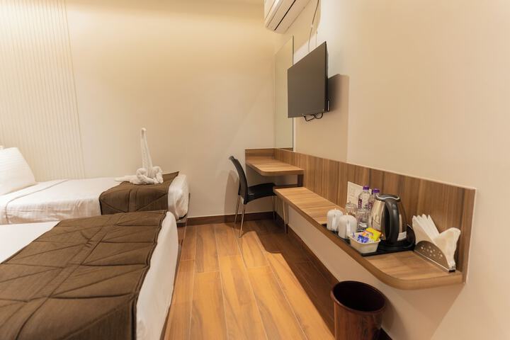 Room 10 of 21