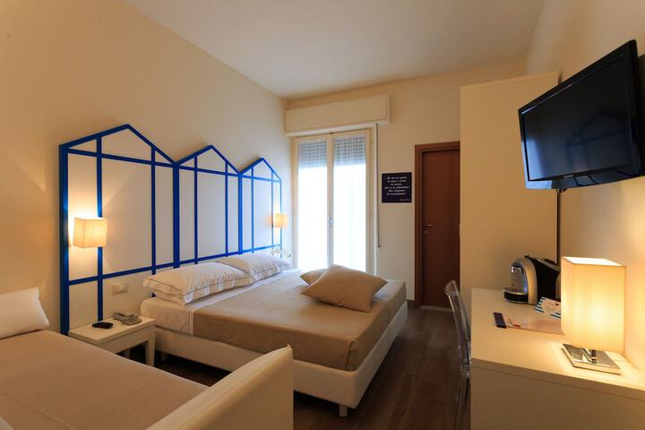 Room 6 of 55