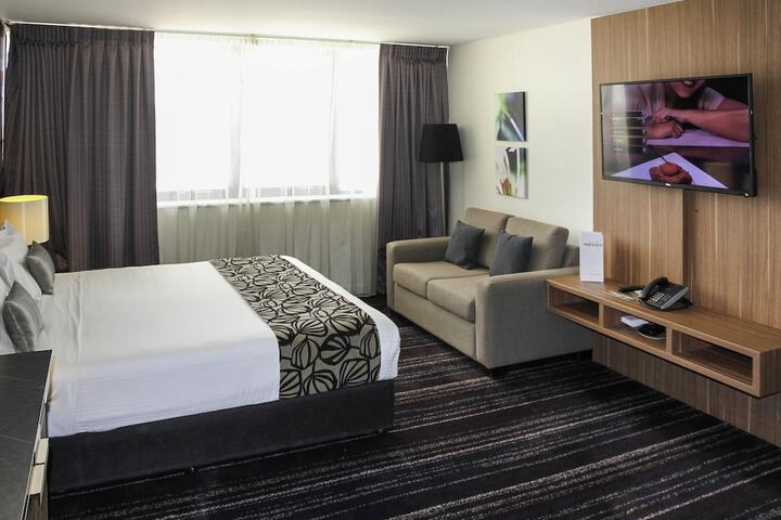 Room 10 of 84