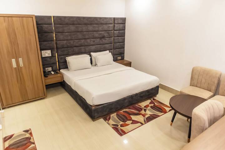 Room 92 of 221