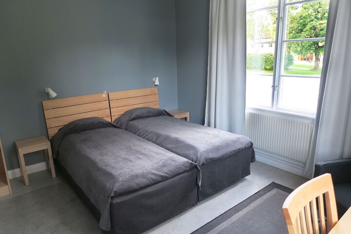 Room 2 of 31