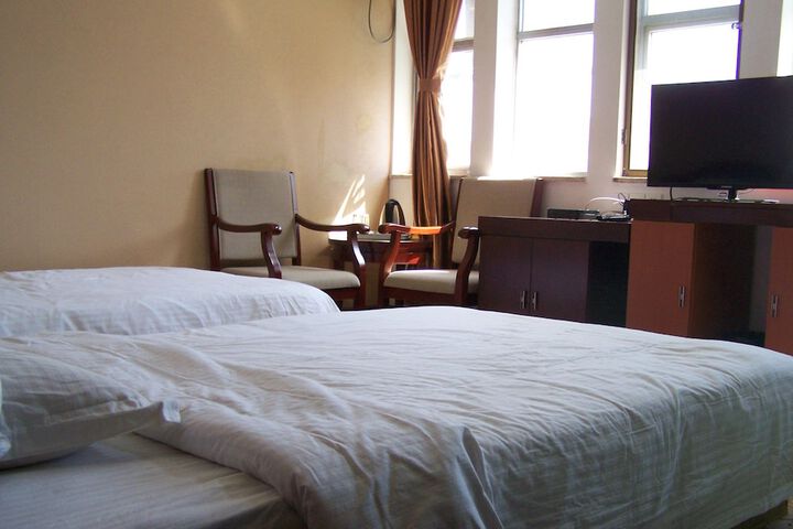 Room 4 of 15