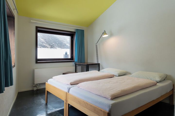 Room 17 of 39