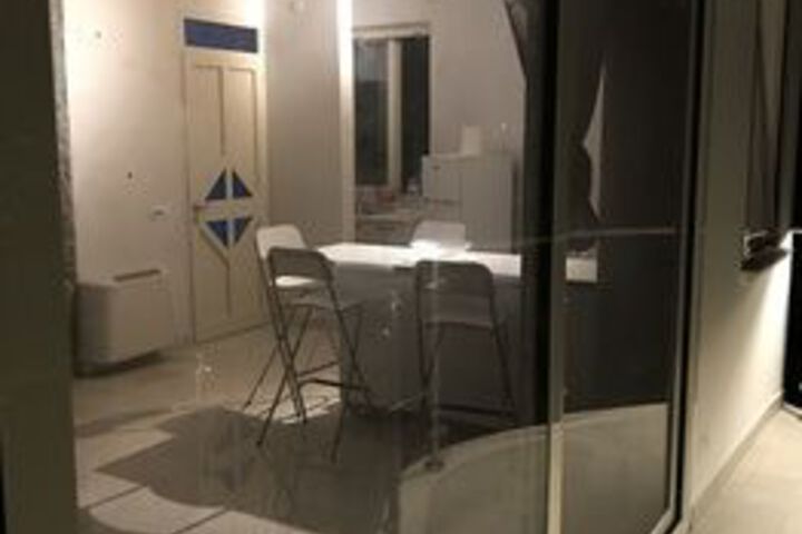 Room 8 of 10