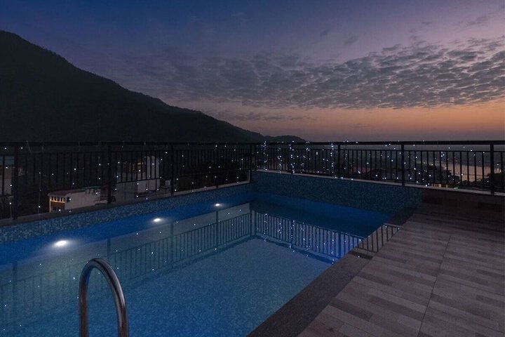 Pool 36 of 49