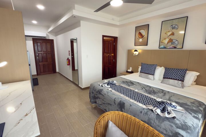 Room 83 of 272