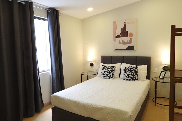 Room 27 of 48