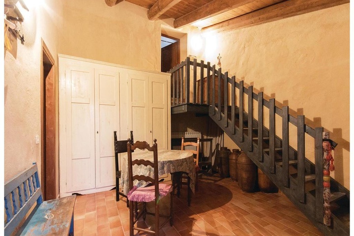 Room 11 of 21