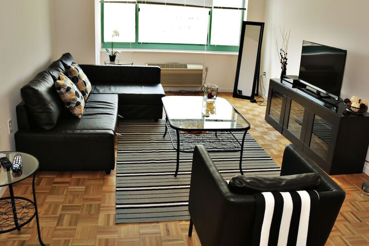Room 7 of 9