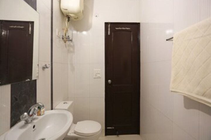 Room 6 of 22