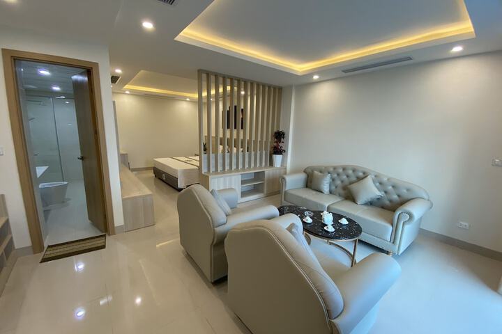 Room 16 of 24