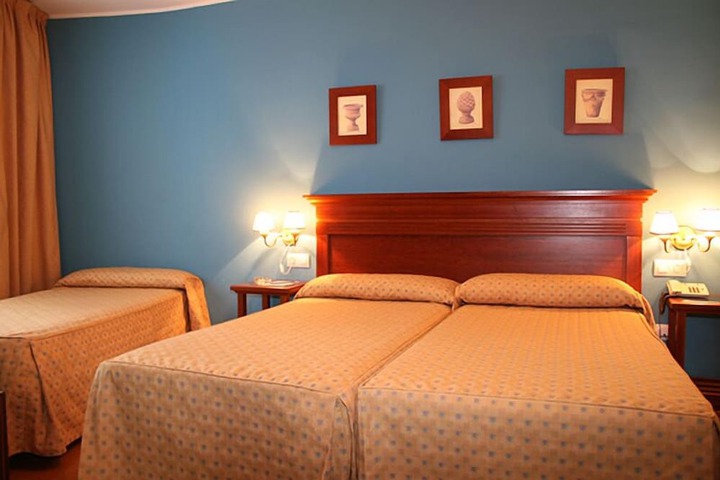 Room 6 of 25