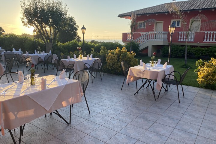 Dining 129 of 183