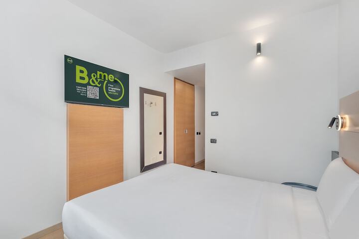 Room 7 of 31