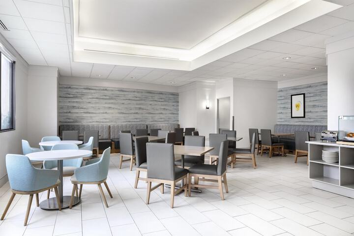 Breakfast/Coffee Service 74 of 103