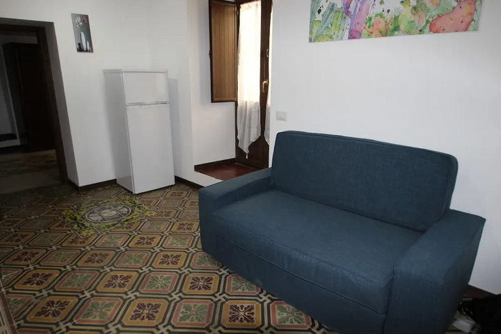 Room 10 of 17