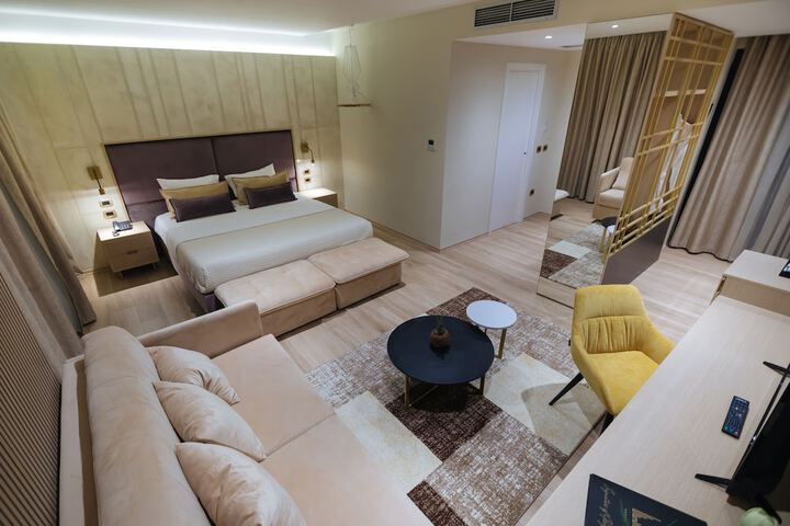 Room 14 of 43