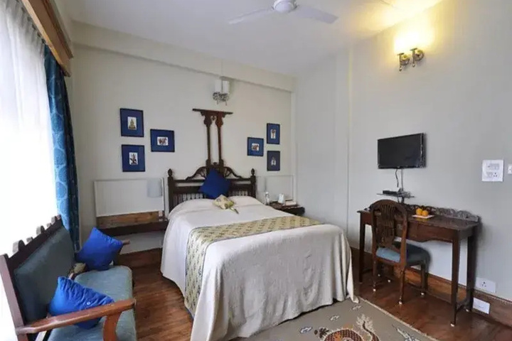 Room 3 of 10